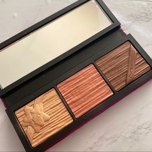 MAC Shiny Pretty Things Face Compact